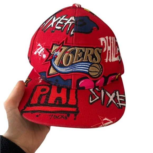 Mitchell and Ness snapback 76ers hat graffiti sticker retro excellent like new - Picture 2 of 3